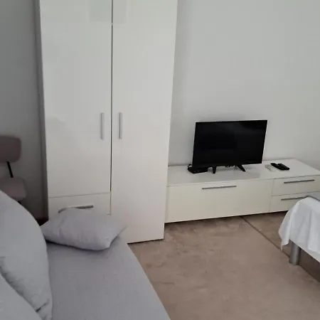 Seaview Apartment *